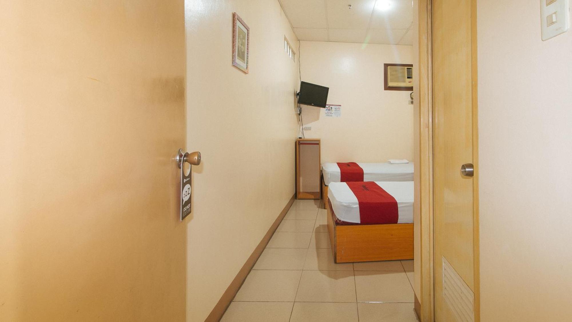 Reddoorz @ Asiana Pension Inn מנדאוה סיטי מראה חיצוני תמונה
