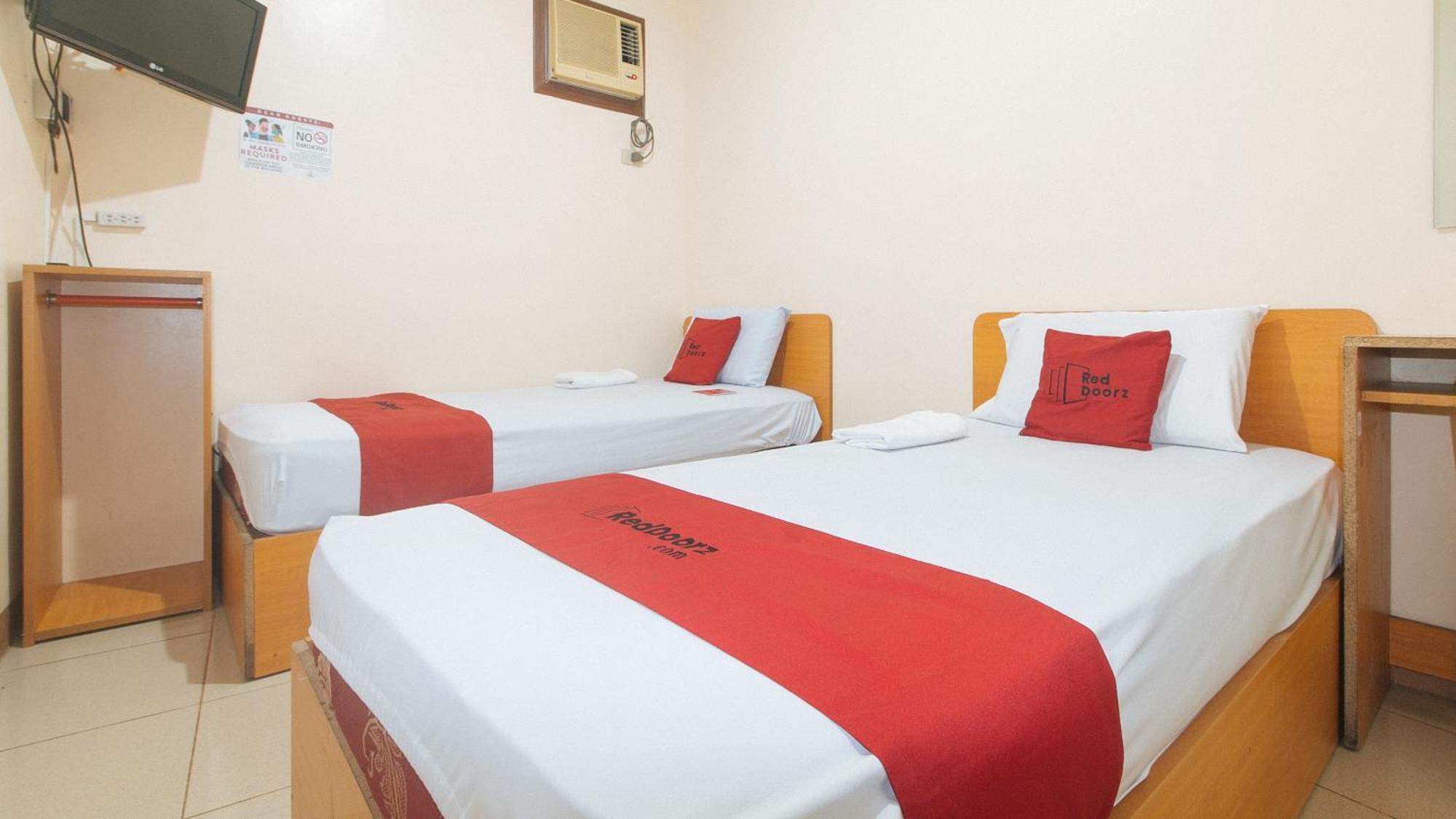 Reddoorz @ Asiana Pension Inn מנדאוה סיטי מראה חיצוני תמונה
