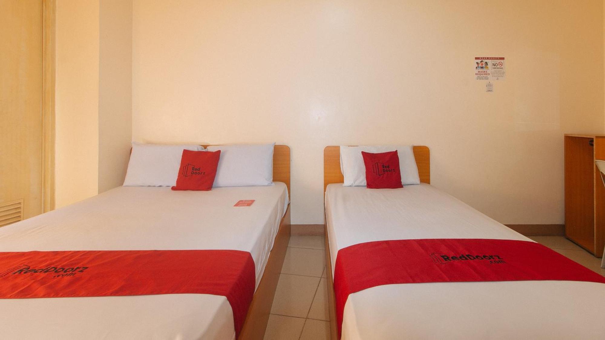 Reddoorz @ Asiana Pension Inn מנדאוה סיטי מראה חיצוני תמונה