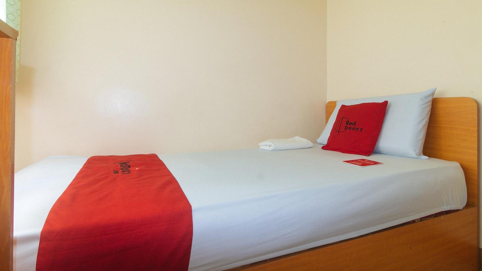Reddoorz @ Asiana Pension Inn מנדאוה סיטי מראה חיצוני תמונה